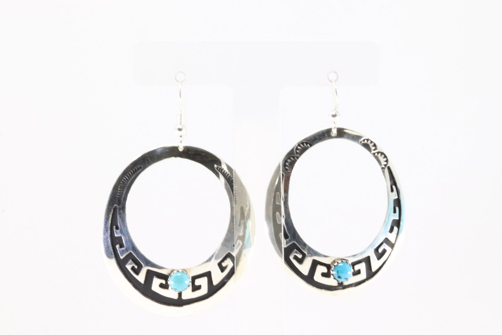 Native America Navajo Sterling Silver Turquoise Dangling Earring's By T&R Singer.: This is a Native America Navajo Sterling Silver Turquoise Dangling Earring's By T&R Singer.