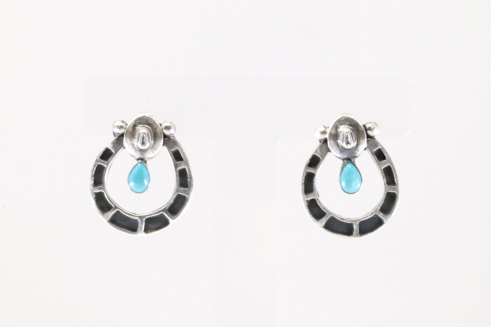 Native America Navajo Sterling Silver Turquoise Post Earring's By Brandon Belin.: This is a Native America Navajo Sterling Silver Turquoise Post Earring's By Brandon Belin.