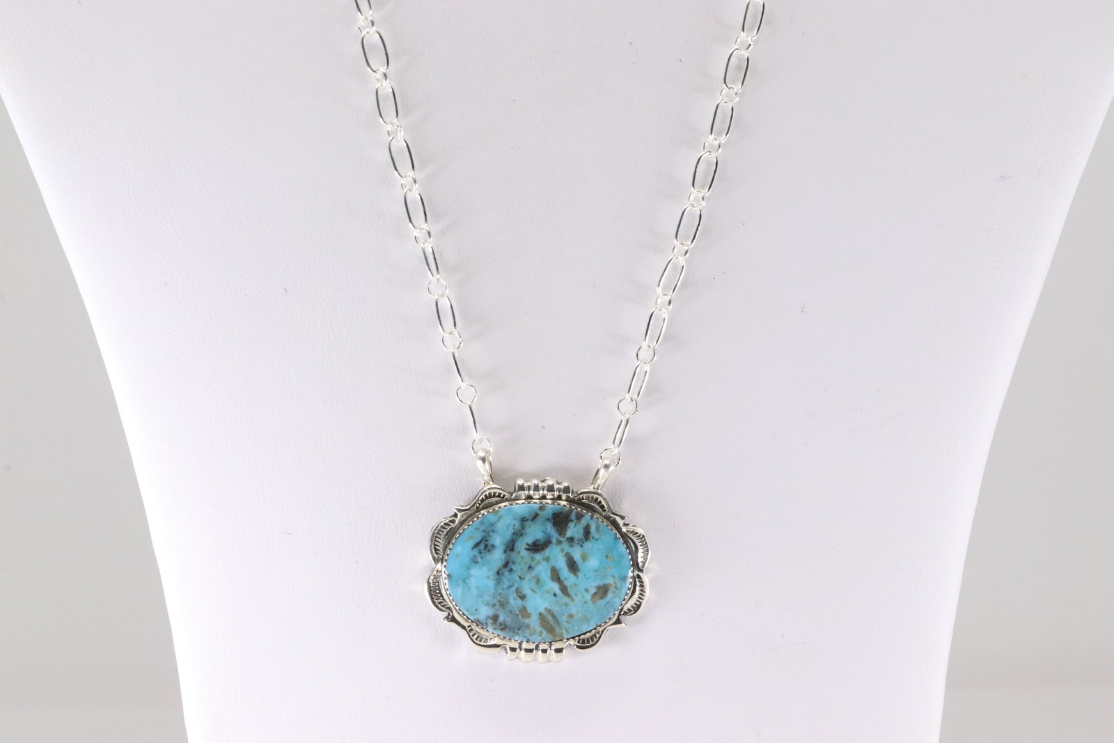 Native America Navajo Sterling Silver Turquoise Necklace By Leroy Silversmith.: This is a Native America Navajo Sterling Silver Turquoise Necklace By Leroy Silversmith. Necklace length: 20.00"
