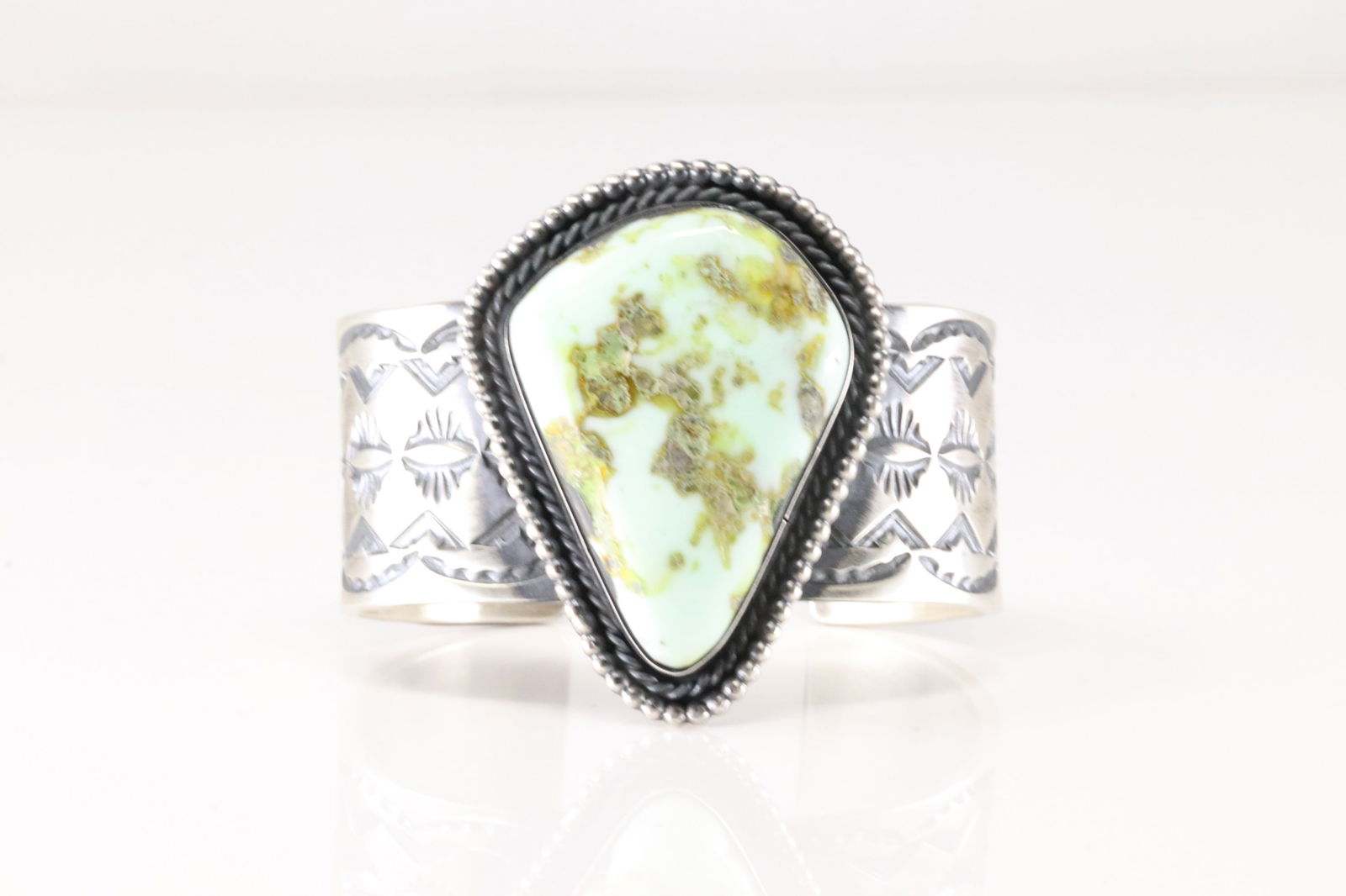 Native America Navajo Sterling Silver Palomino Bracelet Cuff By Chimney Butte. (1 of 4)