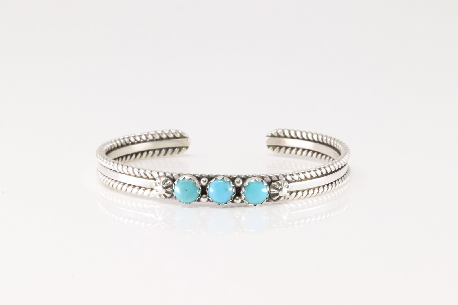 Native America Navajo Sterling Silver Turquoise Bracelet Cuff By R.King.: This is a Native America Navajo Sterling Silver Turquoise Bracelet Cuff By R.King.