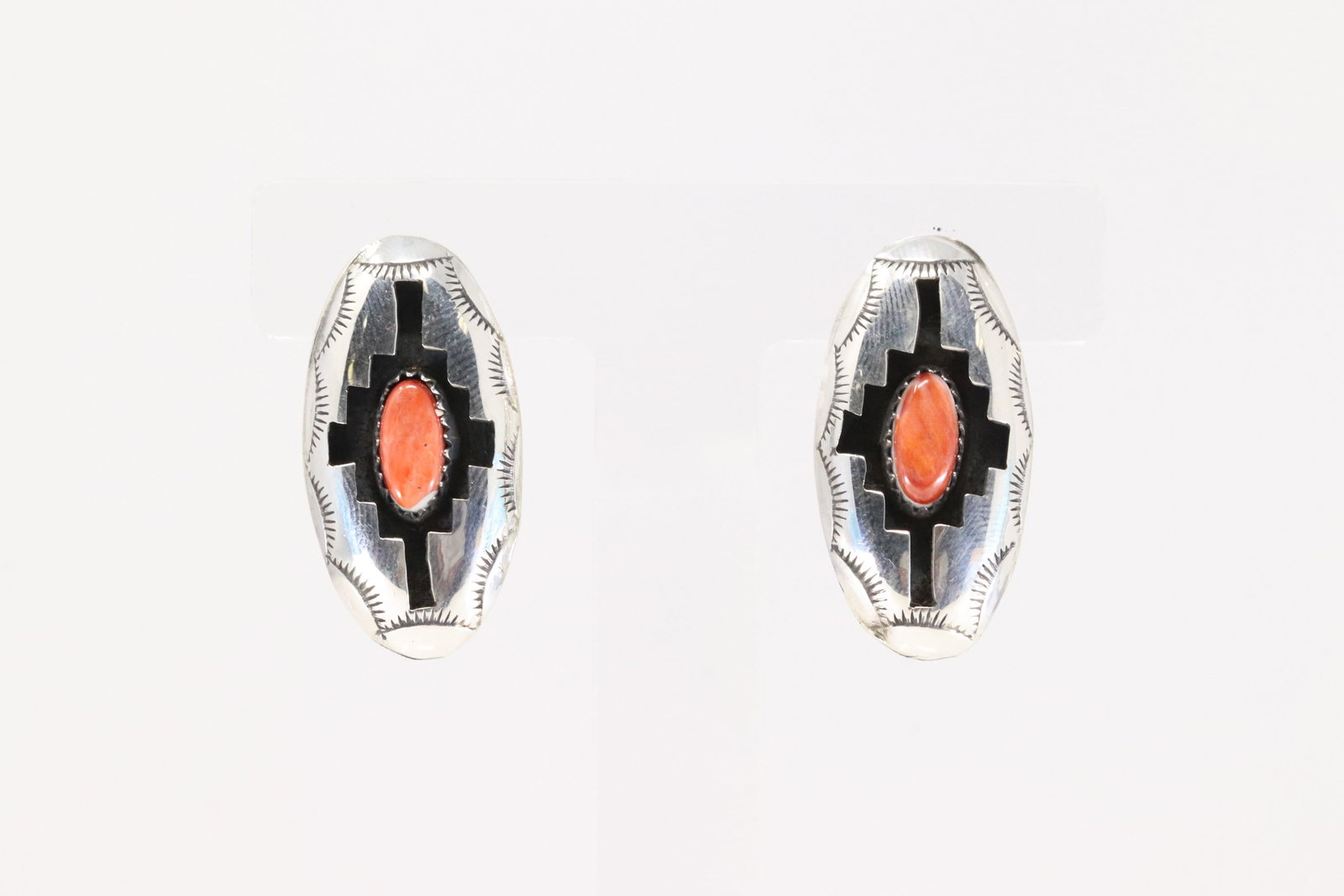 Native America Navajo Sterling Silver Spiny Oyster Post Earring's By Felix Perry.: This is a Native America Navajo Sterling Silver Spiny Oyster Post Earring's By Felix Perry.