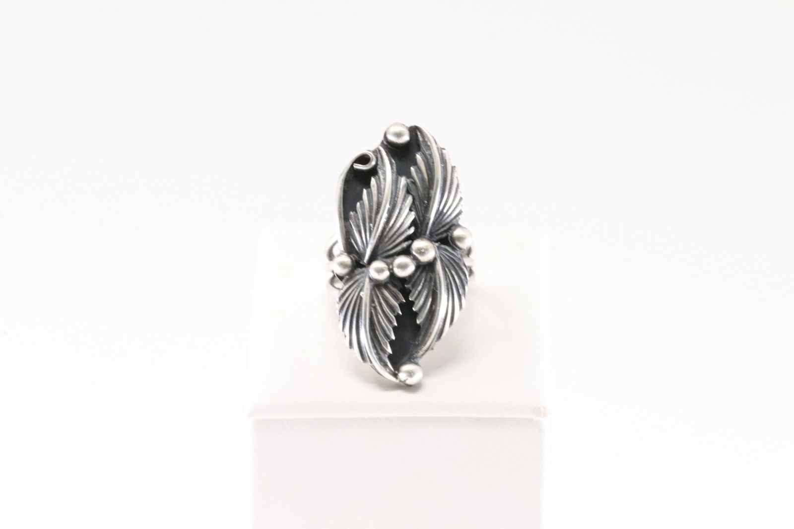 Native America Navajo Sterling Silver Solid Ring By Gregg Yazzie. (1 of 4)