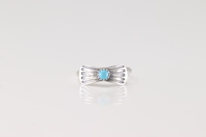 Native America Navajo Sterling Silver Turquoise Ring By Theresa Smith.