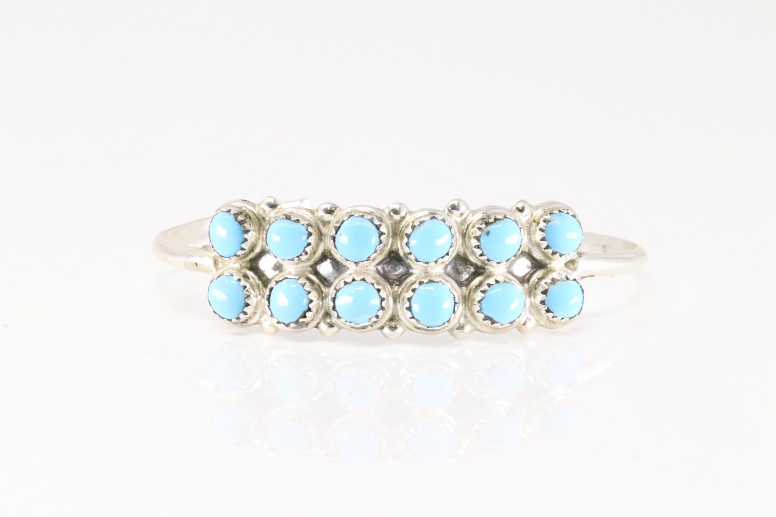 Native America Navajo Sterling Silver Turquoise Bracelet Cuff.: This is a Native America Navajo Sterling Silver Turquoise Bracelet Cuff.