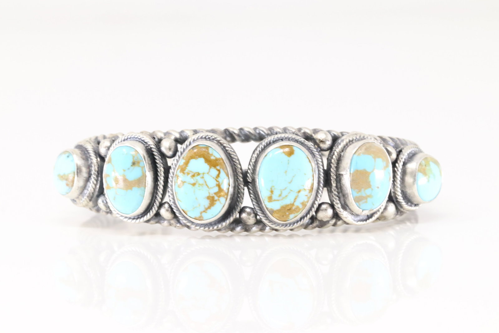 Native America Navajo Sterling Silver Kingman Turquoise Bracelet Cuff By Bob Becenti.: This is a Native America Navajo Sterling Silver Kingman Turquoise Bracelet Cuff By Bob Becenti.