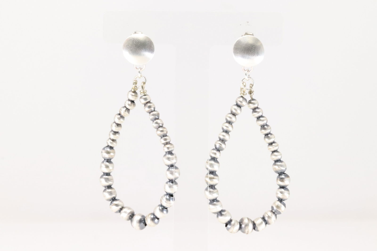 Native America Navajo Sterling Silver Pearl Beaded Post / Dangling Earring's By Dorinda Mariano.: This is a Native America Navajo Sterling Silver Pearl Beaded Post / Dangling Earring's By Dorinda Mariano.