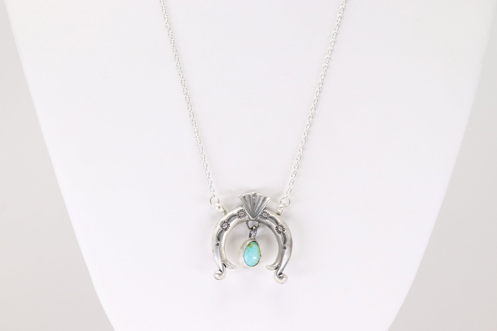 Native America Navajo Sterling Silver Sonora Gold Turquoise Naja Necklace By Gary Shorty.: This is a Native America Navajo Sterling Silver Sonora Gold Turquoise Naja Necklace By Gary Shorty. Necklace length: