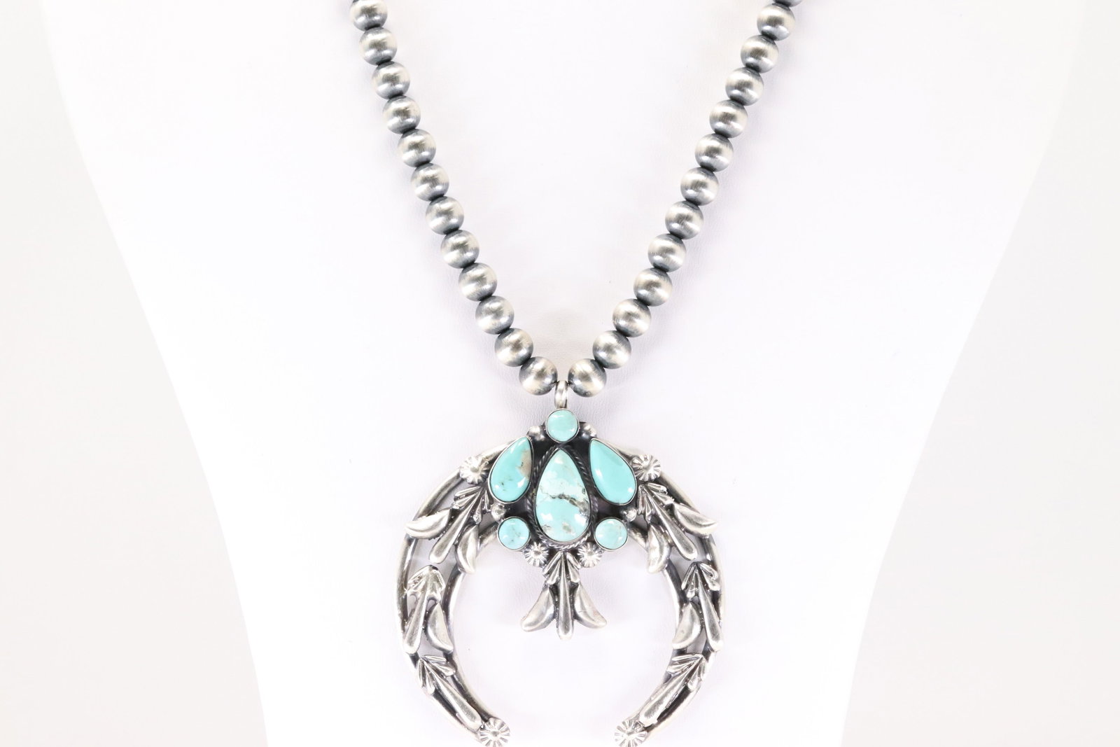 Native America Navajo Sterling Silver Turquoise Naja Necklace By Bobby Platero.: This is a Native America Navajo Sterling Silver Turquoise Naja Necklace By Bobby Platero. Necklace length: 20.00"