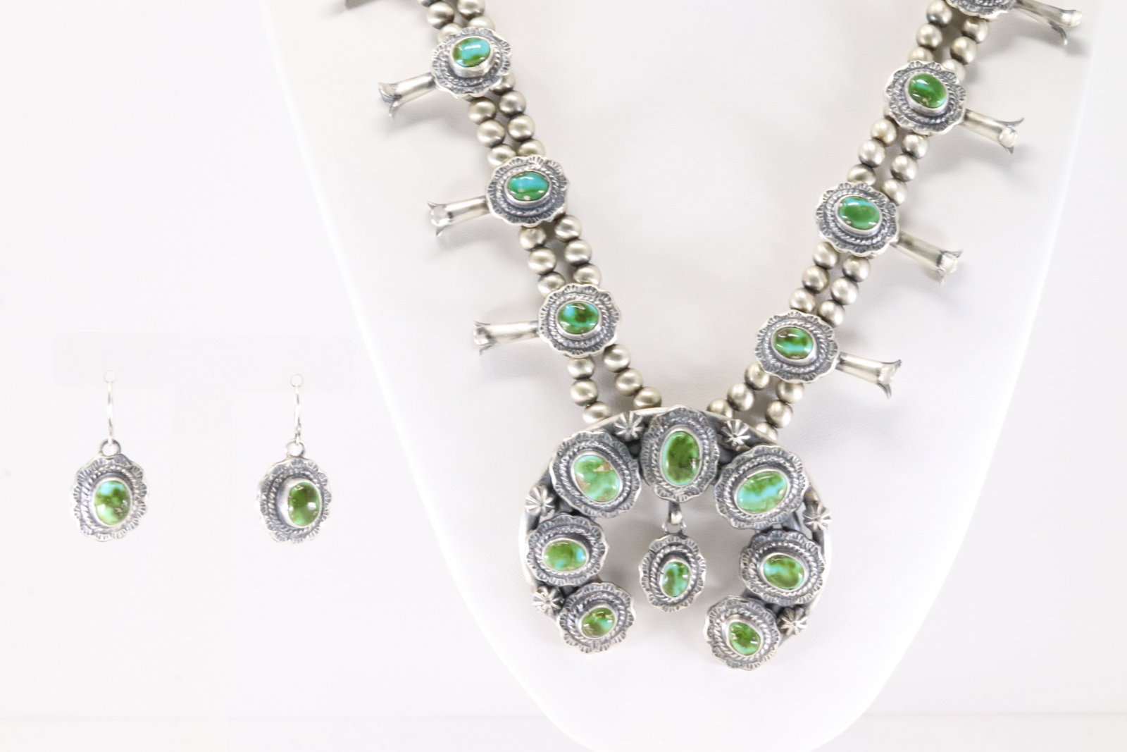 Native America Navajo Sterling Silver Sonora Gold Turquoise Squash Blossom Necklace & Earring's Set: This is a Native America Navajo Sterling Silver Sonora Gold Turquoise Squash Blossom Necklace & Earring's Set By Thomas Francisco. Necklace length: 26.00" Total weight: 151.70 Grams.