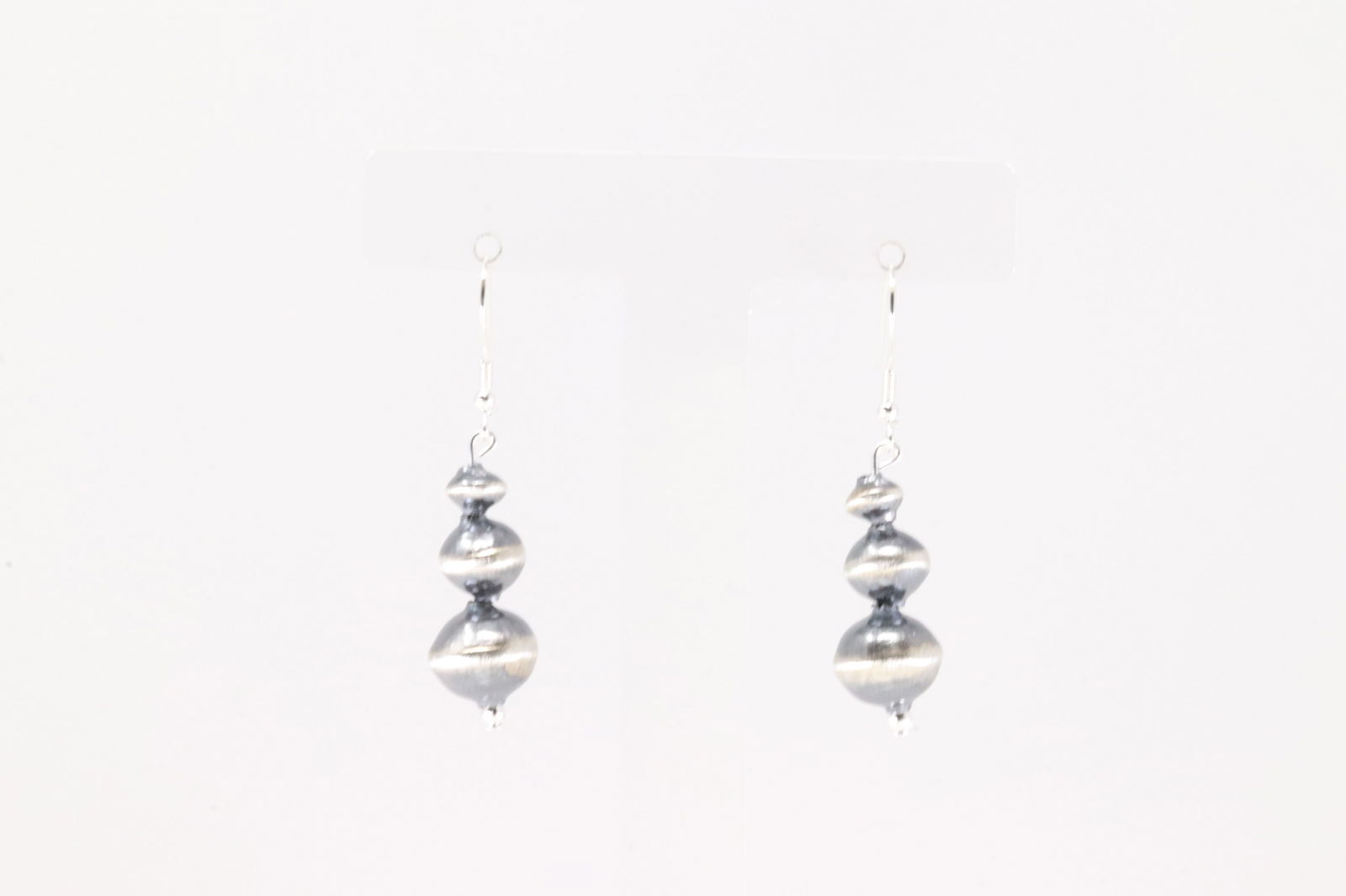 Native America Navajo Sterling Silver Pearl Beaded Dangling Earring's By Treva Jim.: This is a Native America Navajo Sterling Silver Pearl Beaded Dangling Earring's By Treva Jim.
