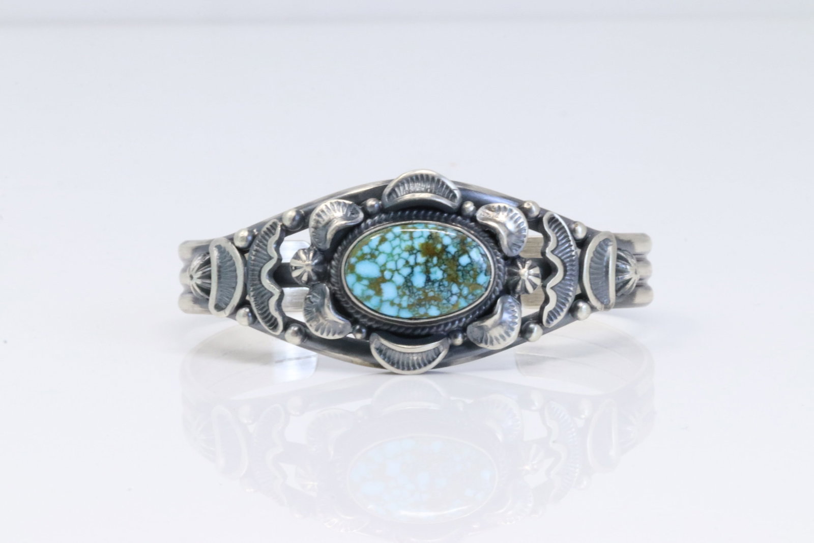 Native America Navajo Sterling Silver Kingman Turquoise Bracelet Cuff By R.H.B.: This is a Native America Navajo Sterling Silver Kingman Turquoise Bracelet Cuff By R.H.B.