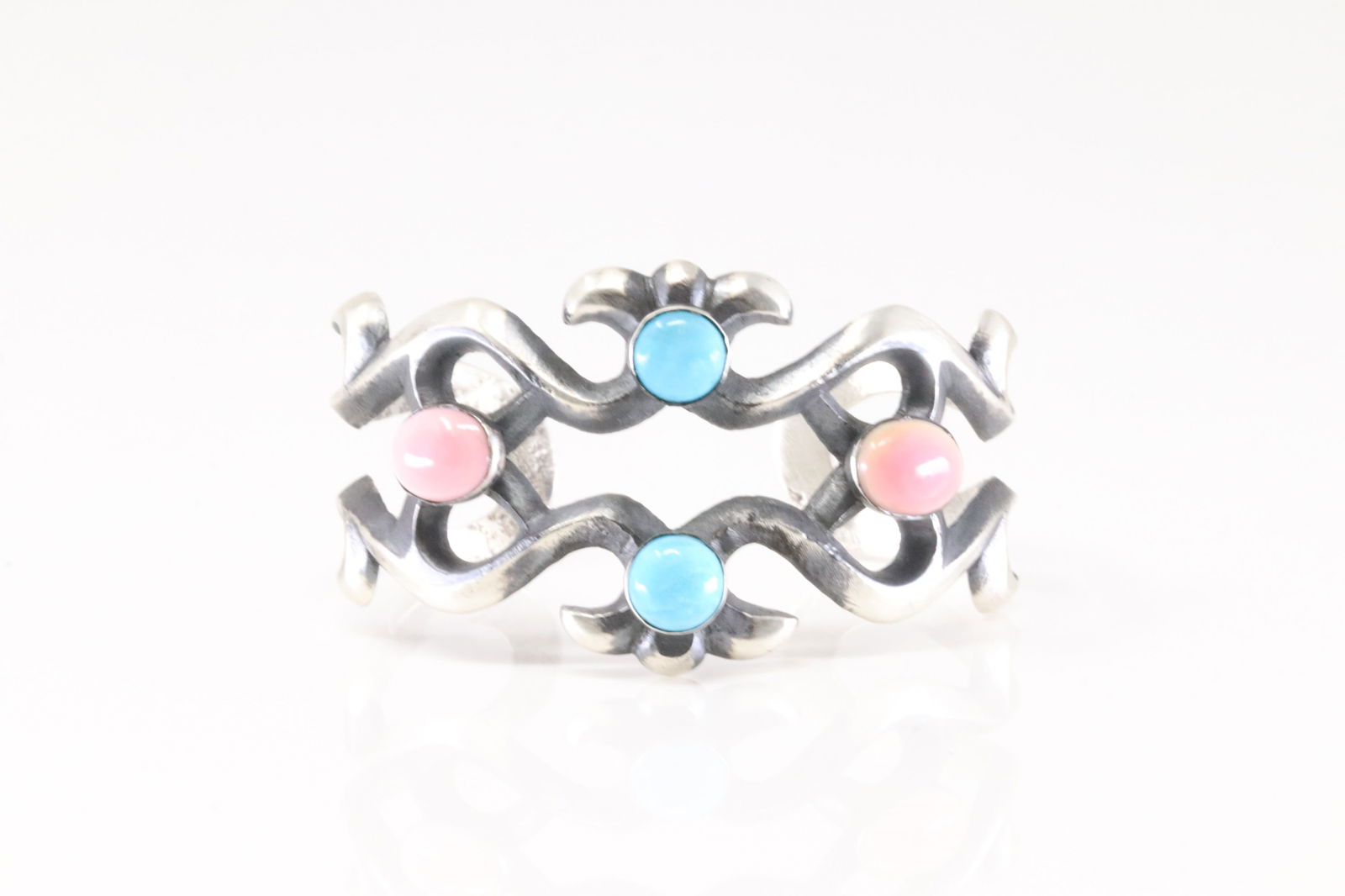 Native America Navajo Sterling Silver Pink Conch Shell & Turquoise Bracelet Cuff By Chimney Butte.: This is a Native America Navajo Sterling Silver Pink Conch Shell & Turquoise Bracelet Cuff By Chimney Butte.