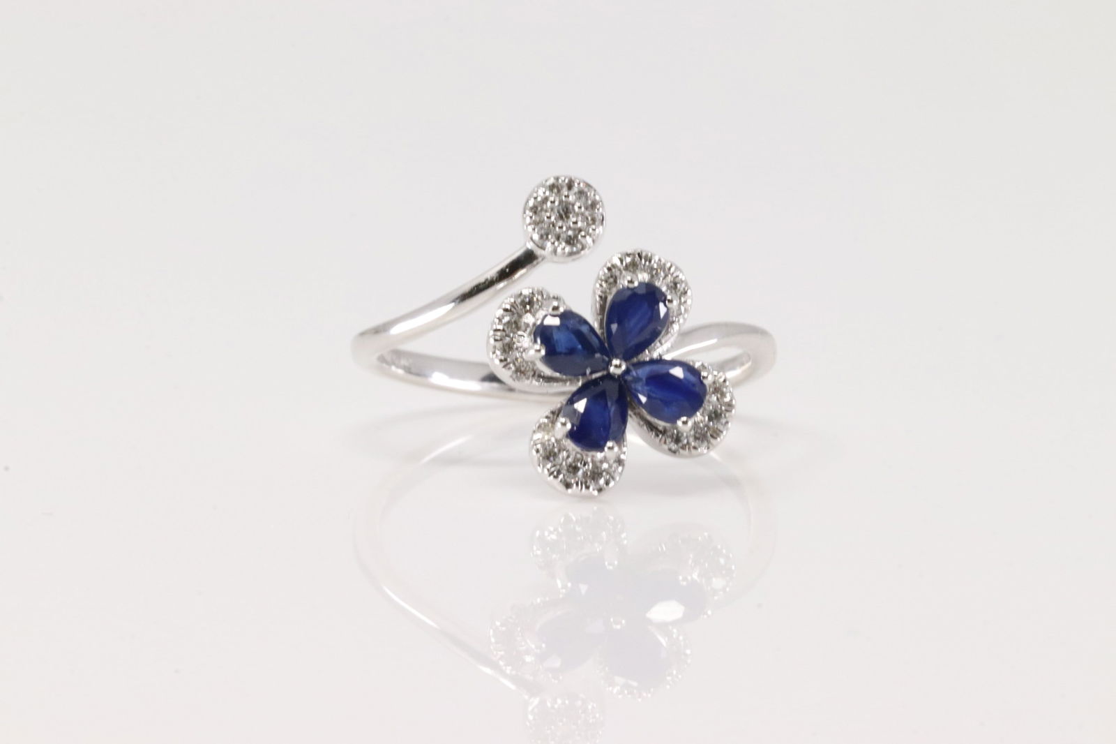 Sapphire & Diamond Ring 14Kt. (1 of 4)