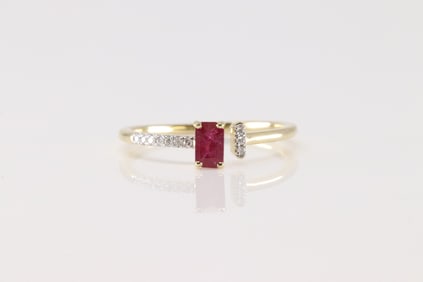 Ruby & Diamond Ring 14kt.