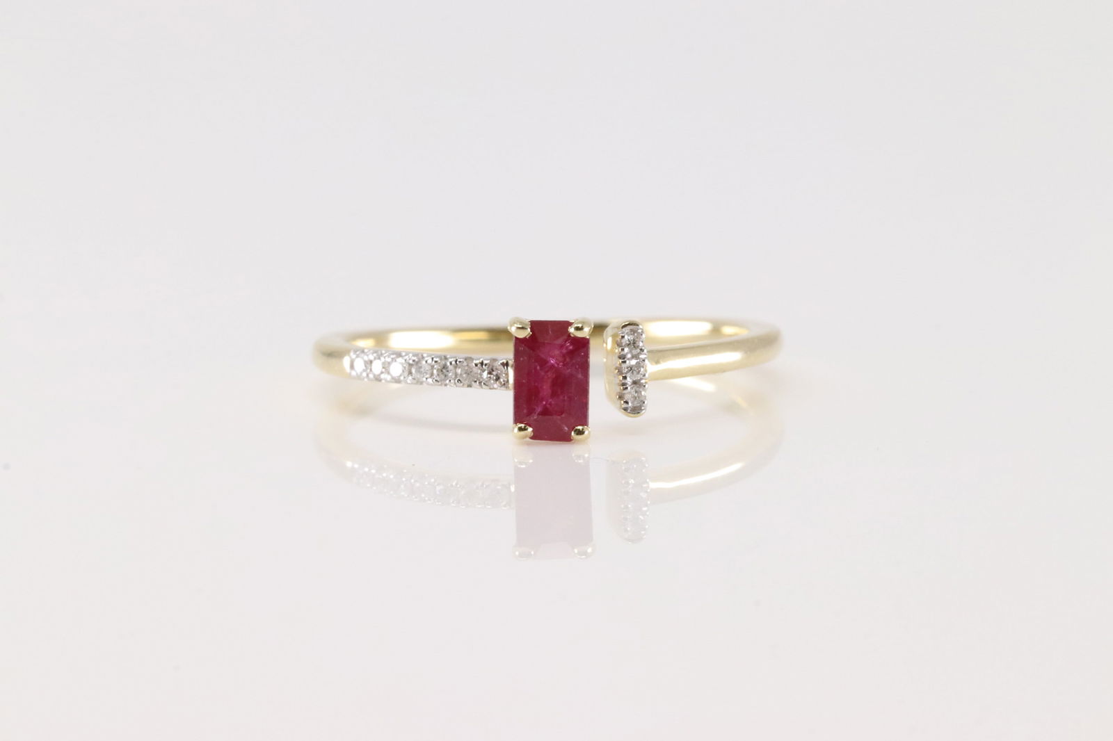 Ruby & Diamond Ring 14kt. (1 of 4)
