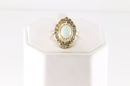 Vintage Opal Ring 14Kt.
