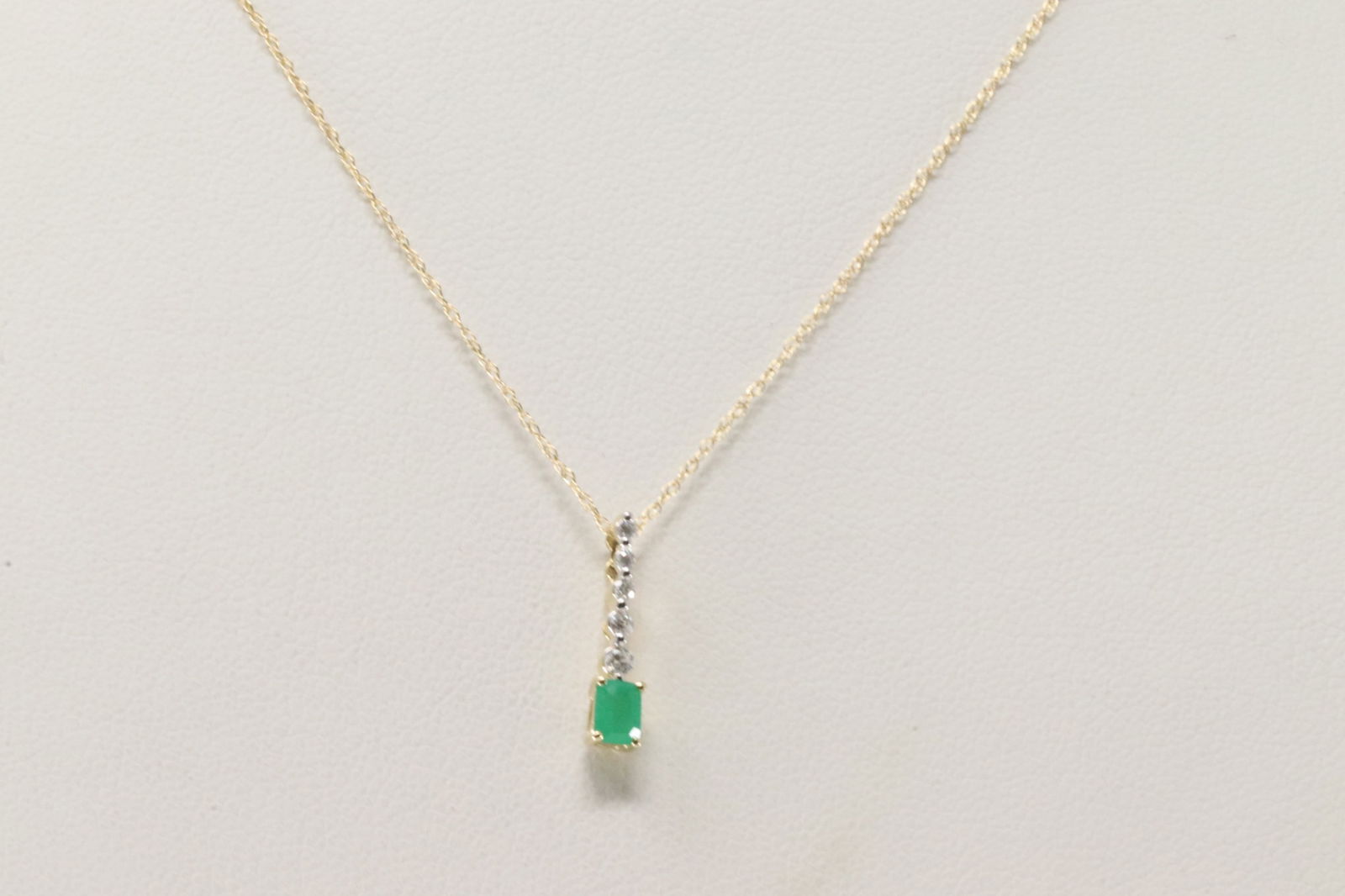 Emerald & Diamond Pendant / Necklace 14Kt. (1 of 3)