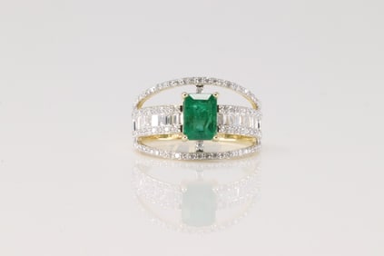 Emerald & Diamond Ring 14Kt.
