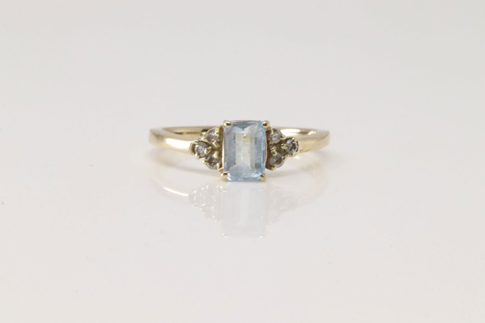 Aquamarine & Diamond Ring 14Kt. (1 of 4)