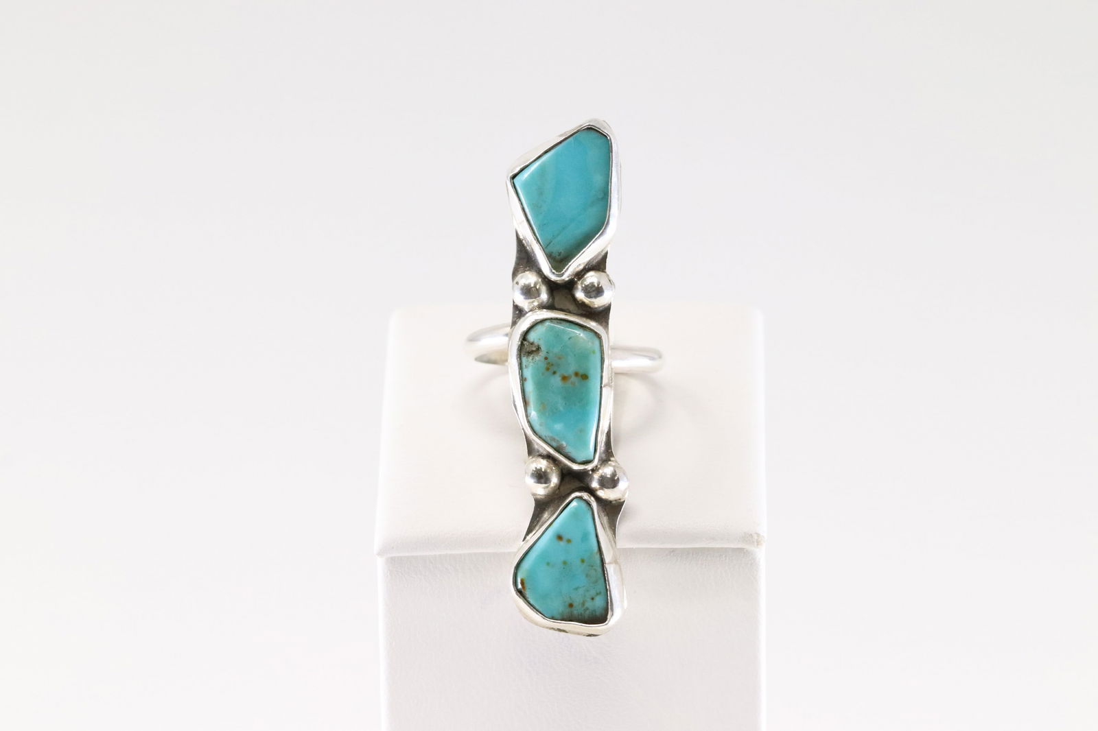Native America Zuni Sterling Silver Turquoise Ring 3 Stone By Jude Candelaria.