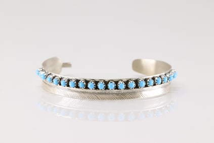 Native America Navajo Sterling Silver Turquoise Feather Bracelet Cuff.