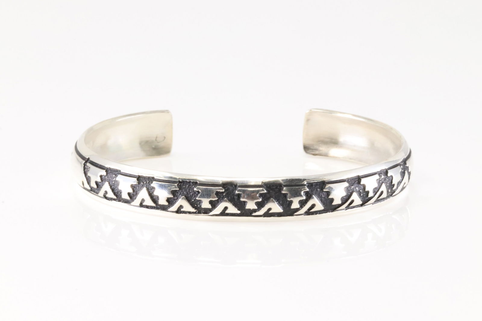 Native America Navajo Sterling Silver Stamped Design Bracelet Cuff By T&R Singer. (1 of 4)