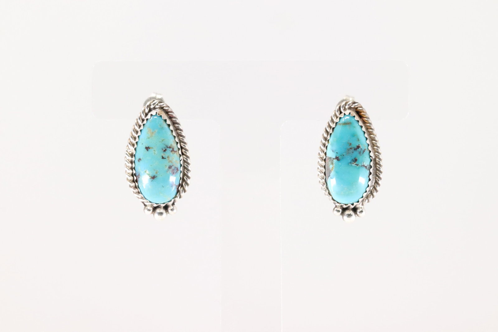 Native America Navajo Sterling Silver Kingman Turquoise Post Earring's By Theresa Smith.: This is a Native America Navajo Sterling Silver Kingman Turquoise Post Earring's By Theresa Smith.