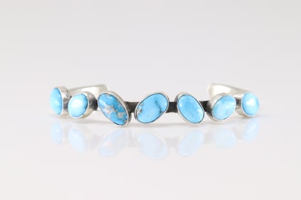 Native America Navajo Sterling Silver Kingman Turquoise Bracelet By Verley Betone.