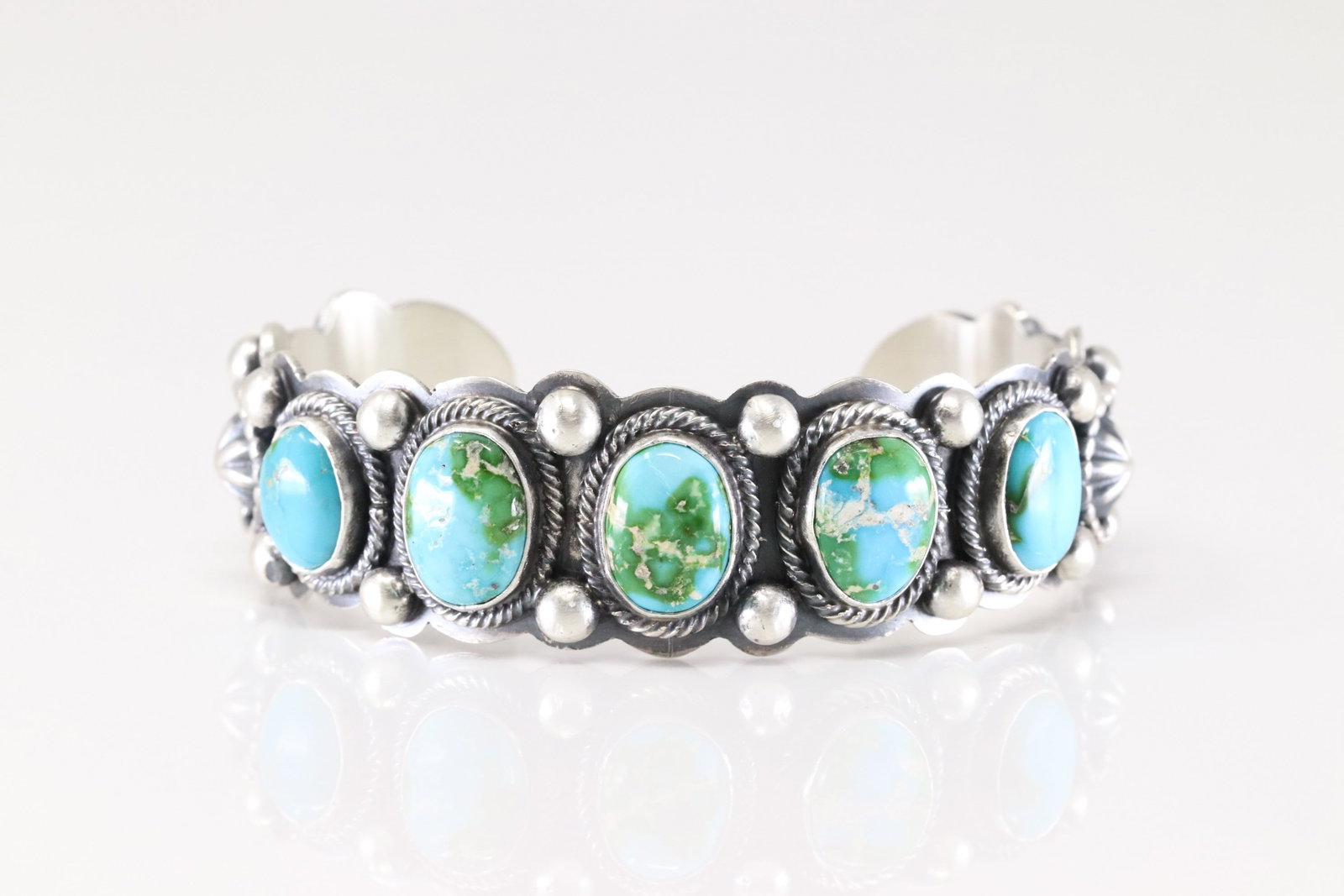 Native America Navajo Sterling Silver Kingman Turquoise Bracelet Cuff By Tom Lewis.: This is a Native America Navajo Sterling Silver Kingman Turquoise Bracelet Cuff By Tom Lewis.