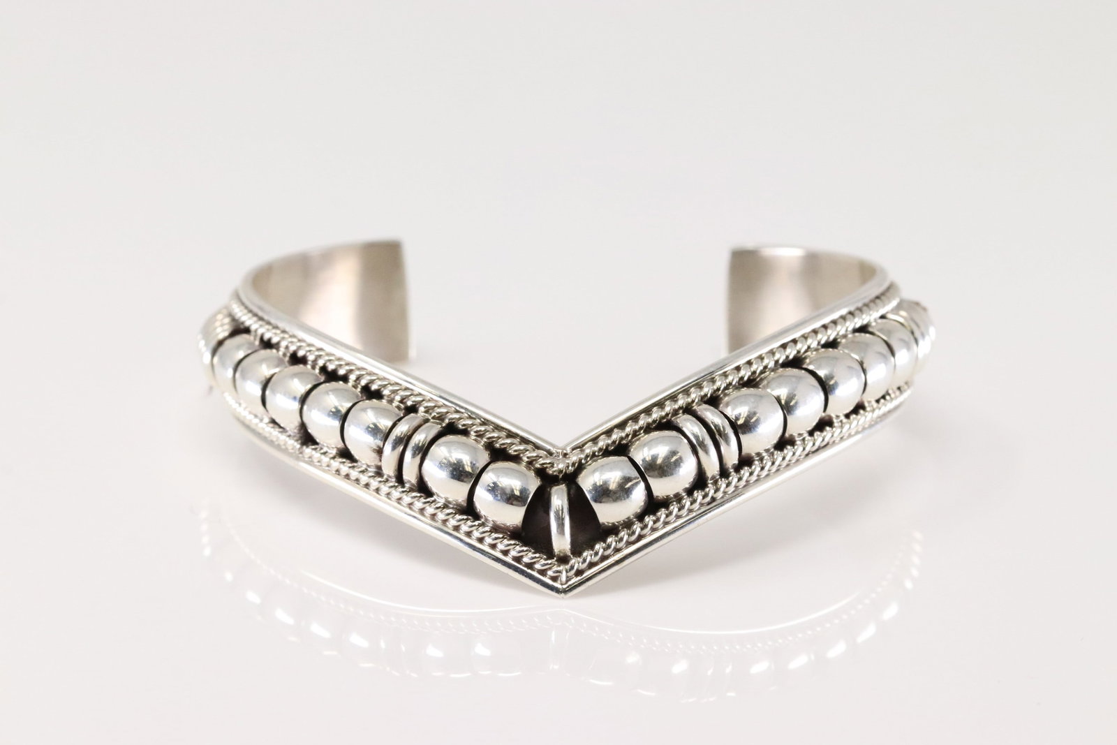 Native America Navajo Sterling Silver Solid Bracelet Cuff By T.C.: This is a Native America Navajo Sterling Silver Solid Bracelet Cuff By T.C.
