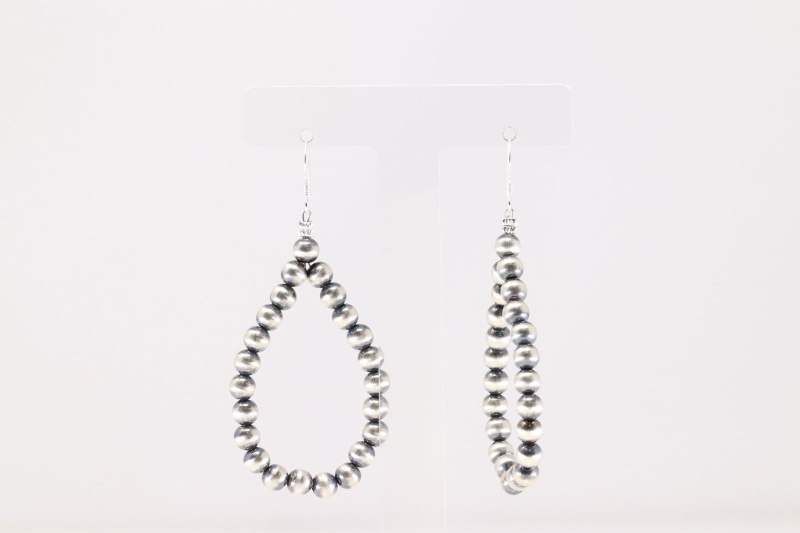 Native America Navajo Sterling Silver Pearl Beaded Dangling Earring's By isabelle John.: This is a Native America Navajo Sterling Silver Pearl Beaded Dangling Earring's By isabelle John.