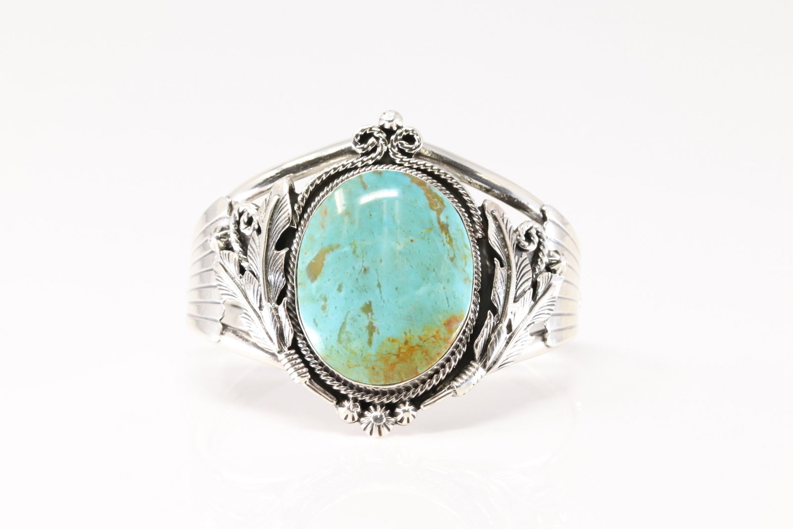 Native America Navajo Sterling Silver Kingman Turquoise Bracelet Cuff By Loretta Delgarito.: This is a Native America Navajo Sterling Silver Kingman Turquoise Bracelet Cuff By Loretta Delgarito.