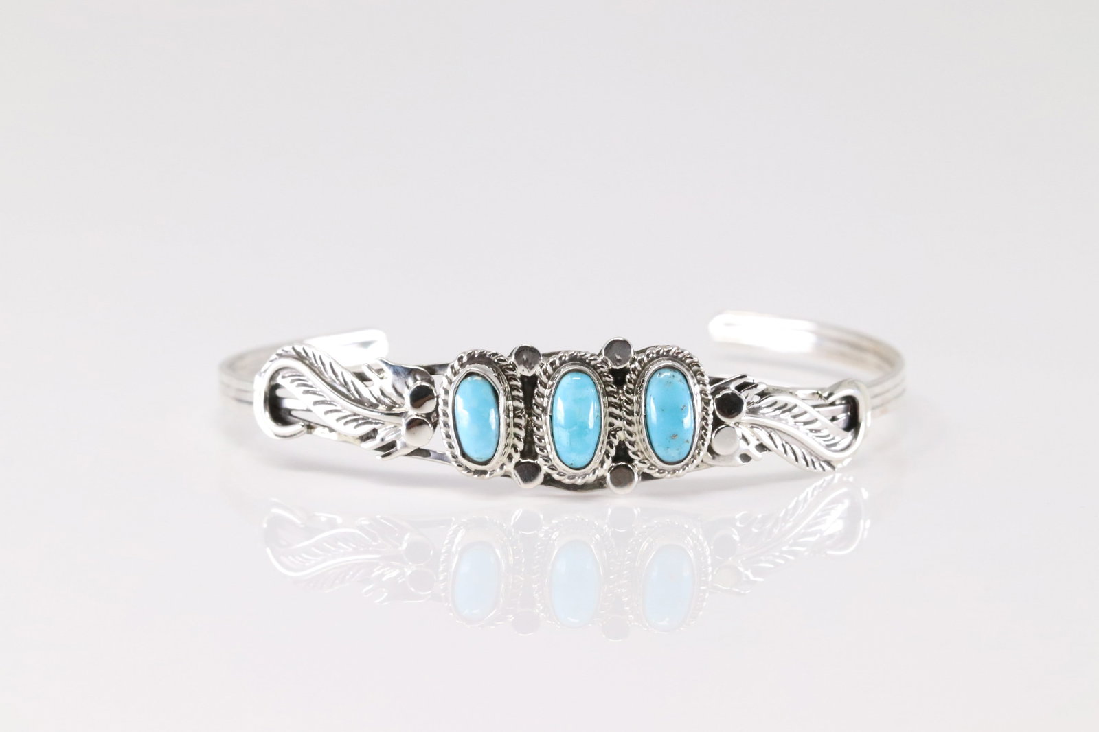 Native America Navajo Sterling Silver Turquoise Bracelet Cuff By Andrew Vandever.: This is a Native America Navajo Sterling Silver Turquoise Bracelet Cuff By Andrew Vandever.