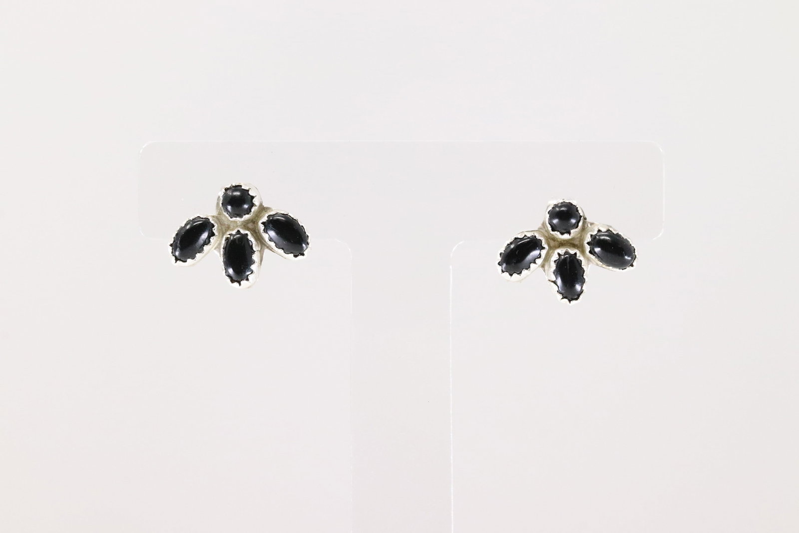 Native America Navajo Sterling Silver Black Onyx Post Earring's By Sylvya Chee.: This is a Native America Navajo Sterling Silver Black Onyx Post Earring's By Sylvya Chee.
