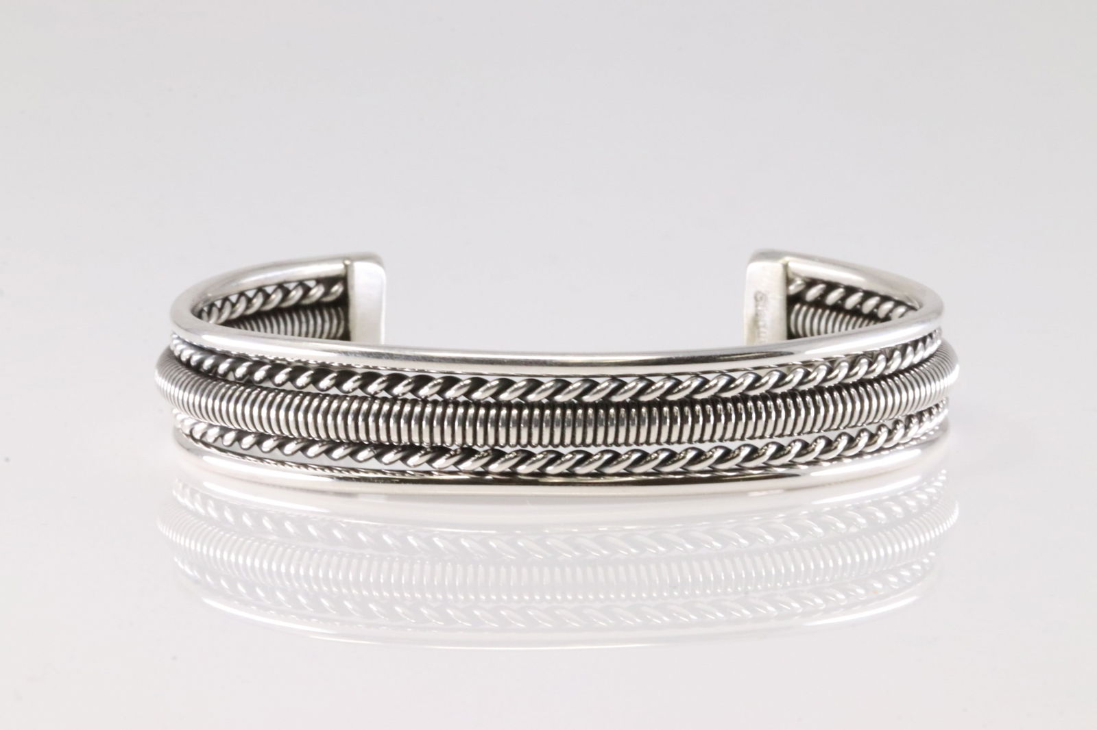 Native America Navajo Sterling Silver Solid Bracelet Cuff By Elaine Tahe. (1 of 4)