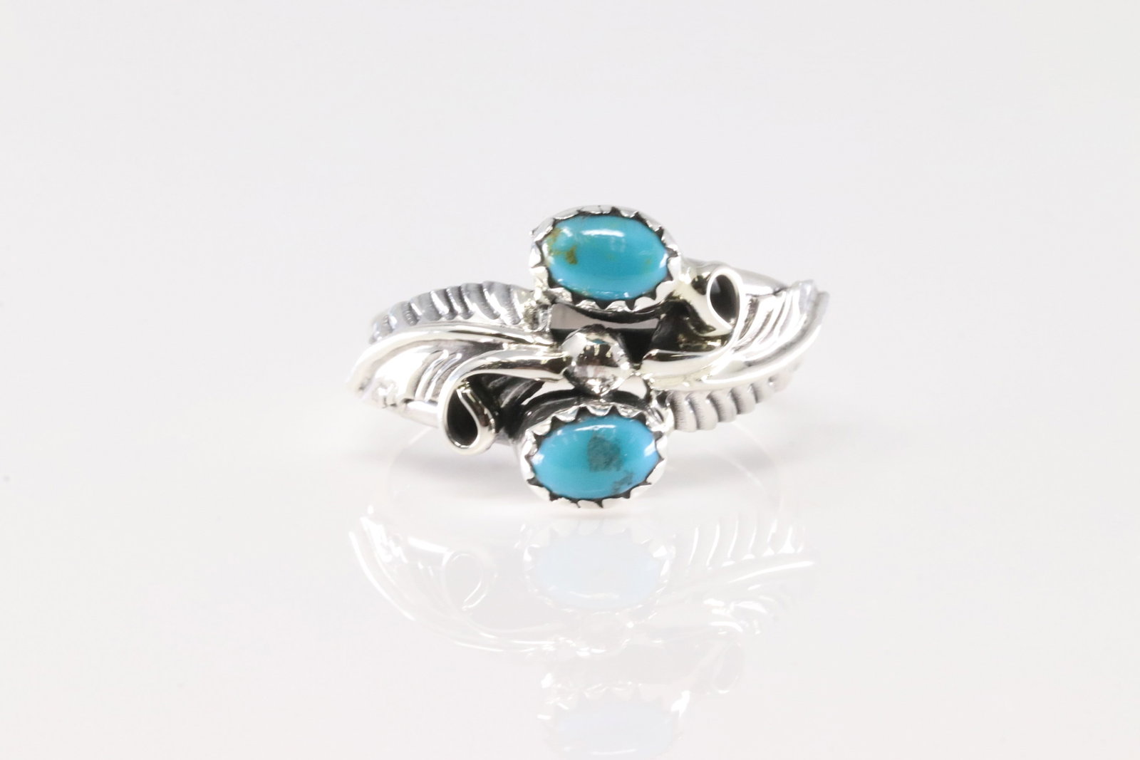 Native America Navajo Sterling Silver Turquoise Ring By Harry B.Yazzie.: This is a Native America Navajo Sterling Silver Turquoise Ring By Harry B.Yazzie. Ring size: 7.00.