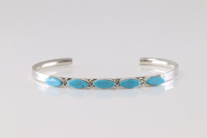 Native America Navajo Sterling Silver Turquoise Bracelet Cuff.