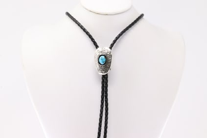 Native America Navajo Sterling Silver Turquoise Bolo Necklace.