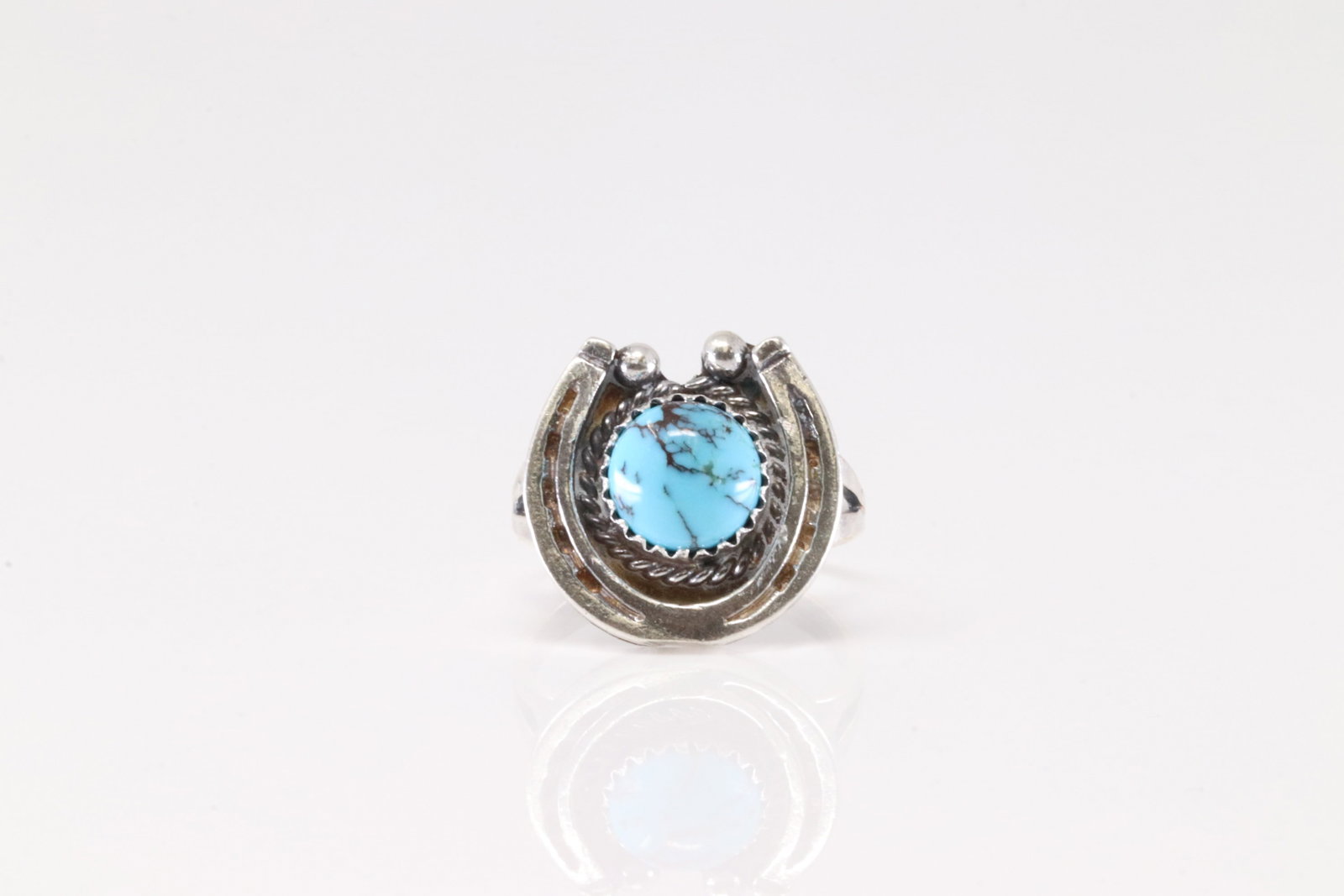 Native America Navajo Sterling Silver Turquoise Naja Ring By Theresa Smith.: This is a Native America Navajo Sterling Silver Turquoise Naja Ring By Theresa Smith. Ring size: 7.00.