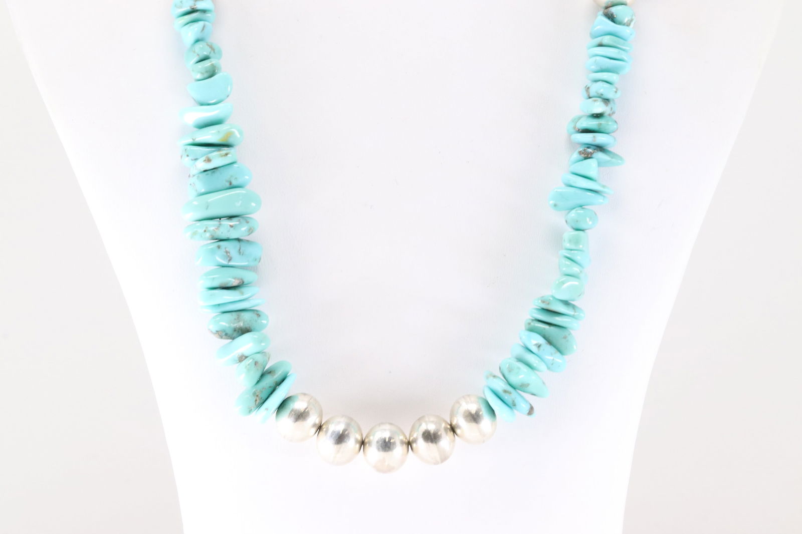 Native American Navajo Sterling Silver Turquoise / Pearl Beaded Necklace.: This is a Native American Navajo Sterling Silver Turquoise / Pearl Beaded Necklace. Necklace length: 22.00" Total weight: 73.80 Grams.