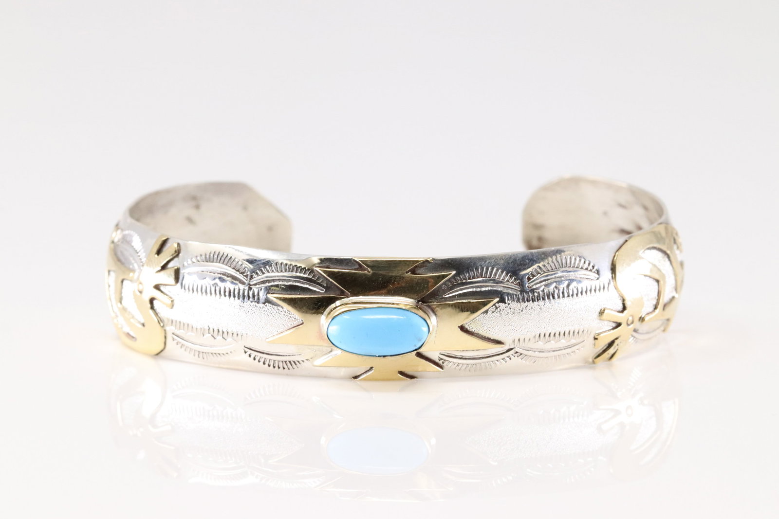 Native America Navajo Sterling Silver Turquoise Bracelet Cuff By Genevieve Jones.: This is a Native America Navajo Sterling Silver Turquoise Bracelet Cuff By Genevieve Jones.
