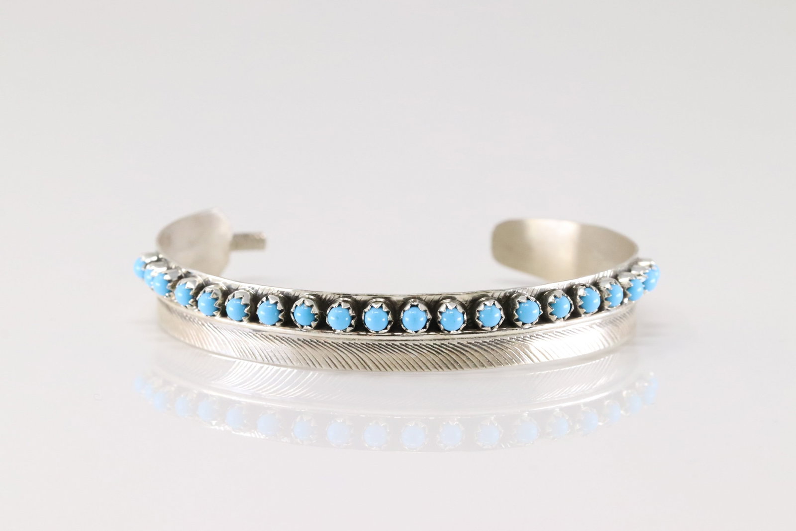 Native America Navajo Sterling Silver Turquoise Feather Bracelet Cuff.: This is a Native America Navajo Sterling Silver Turquoise Feather Bracelet Cuff.