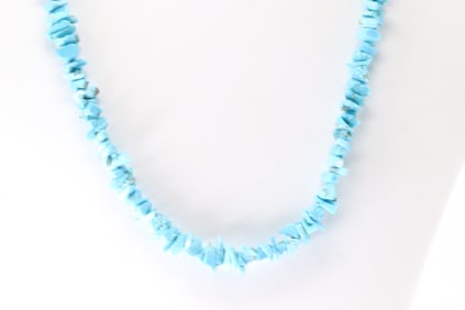 Native America Navajo Sterling Silver Turquoise Necklace.