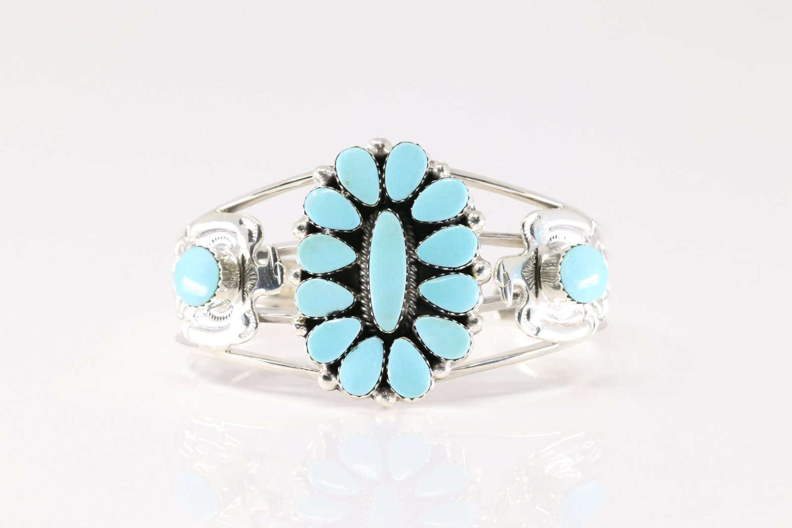 Native America Navajo Sterling Silver Kingman Turquoise Bracelet Cuff By Jimmy Garcia.: This is a Native America Navajo Sterling Silver Kingman Turquoise Bracelet Cuff By Jimmy Garcia.