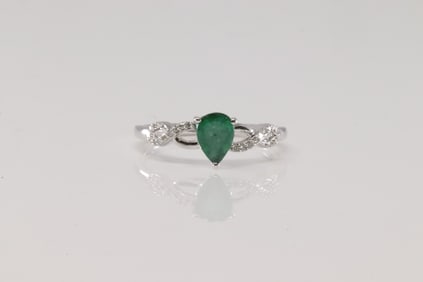 Emerald & Diamond Ring 10Kt.