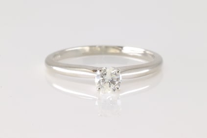 Elegant Engegament Diamond Ring 14Kt.