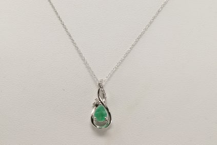 Emerald & Diamond Pendant / Necklace 10Kt.
