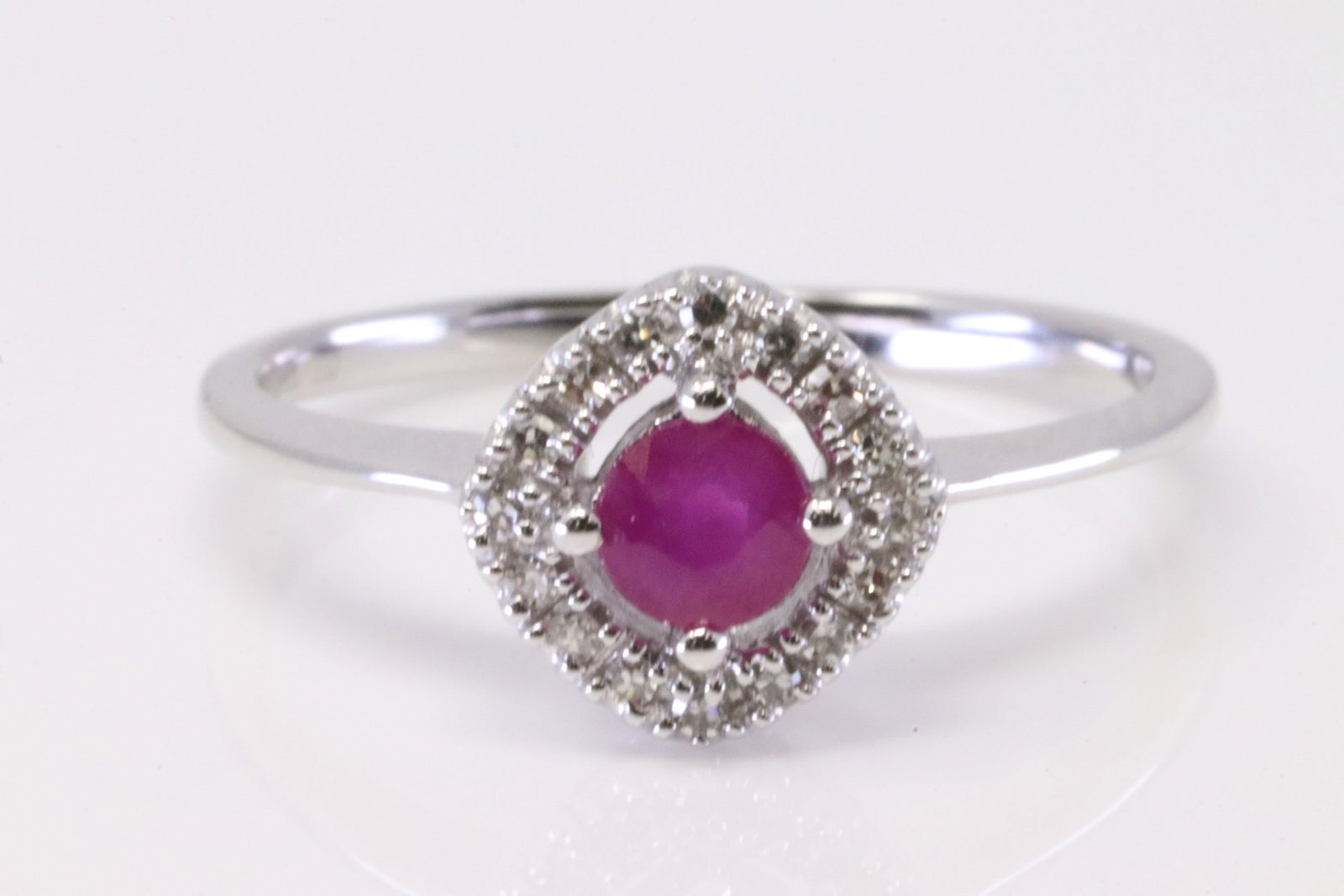 14Kt White Gold Ruby / Diamond Ring. (1 of 4)