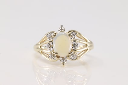 Opal & Diamond Ring 10Kt.